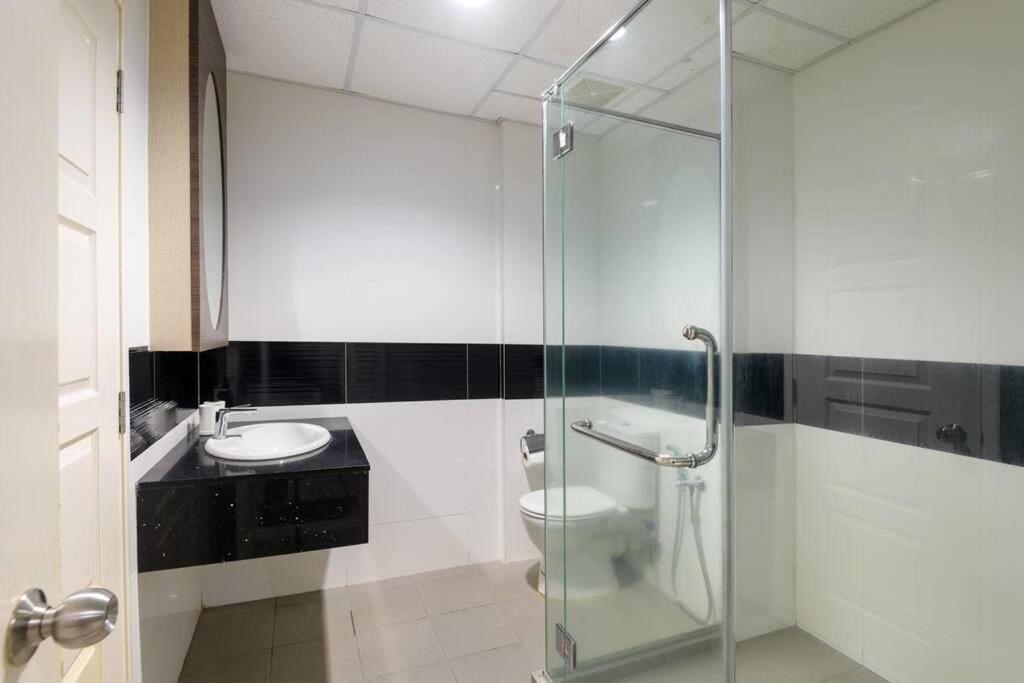 2R1B/Seaview Tropical /1~8Pax/Gurney Mansion One Lejlighed George Town Eksteriør billede